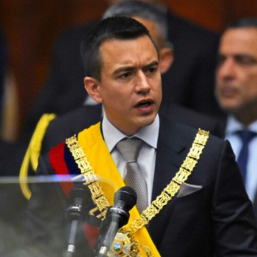 El nuevo presidente de Ecuador, Daniel Noboa, pronuncia su primer discurso durante su toma de posesión en la Asamblea Nacional