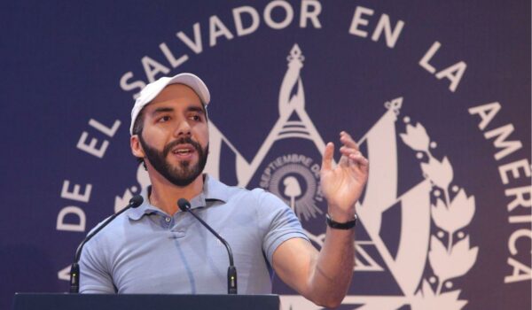 Con 70 % de las actas escrutadas, Nayib Bukele arrasa en las votaciones de El Salvador