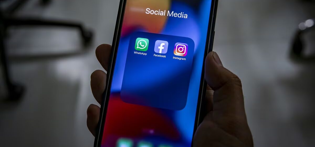 Facebook e Instagram sufren una caída global de sus servicios